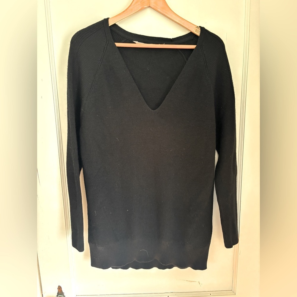 Athleta black womens v neck sweater size medium